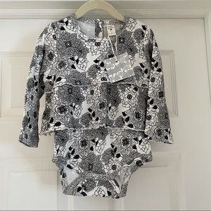 ✨NEW Kate Quinn Long Sleeve Double Ruffle Bodysuit Black White 2T